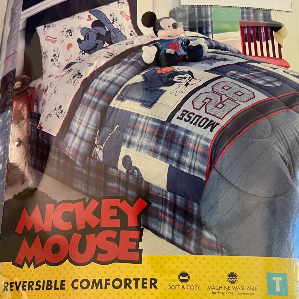 Excellent condition twin comforter